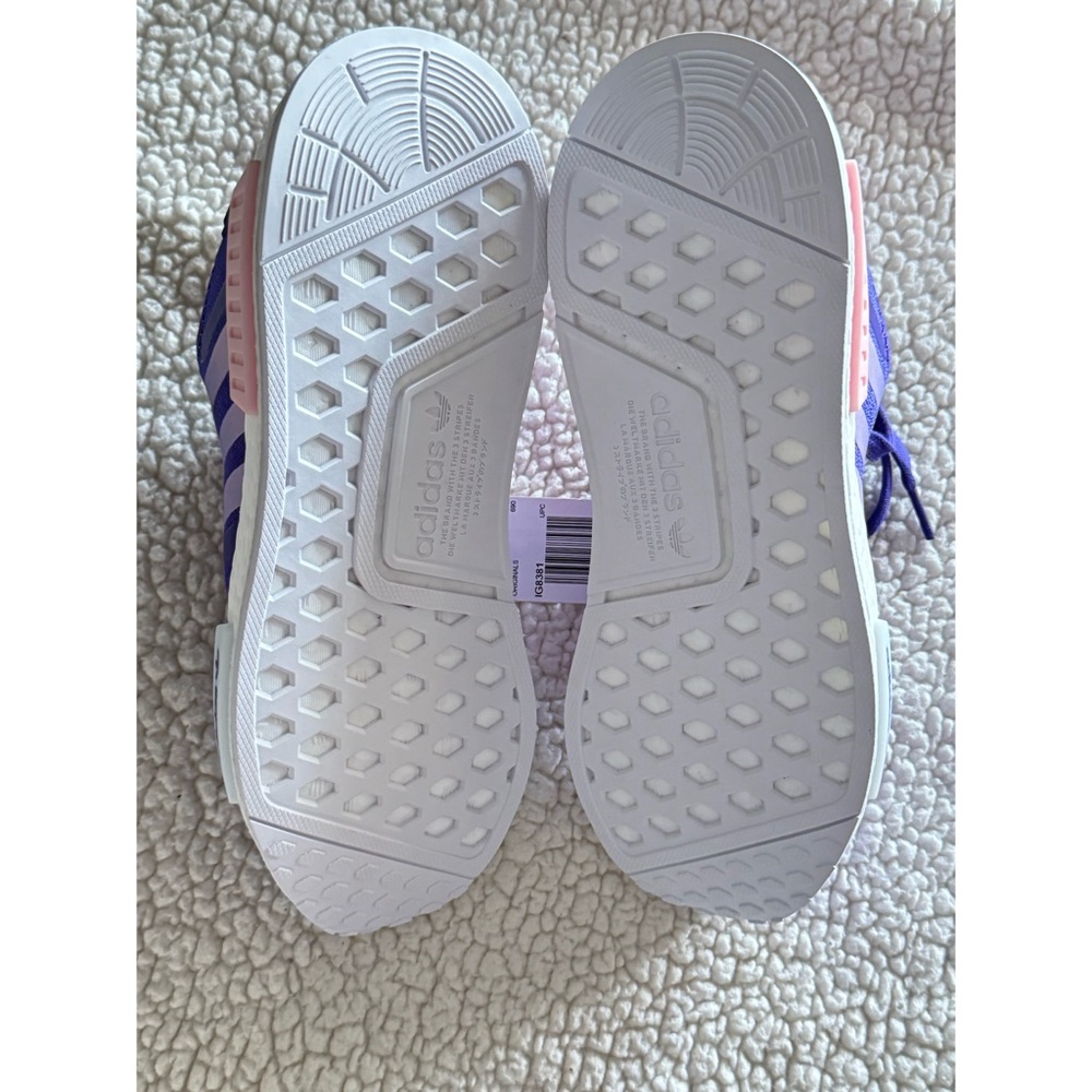 Women’s Adidas NMD_R1 Shoes - Picture 6 of 7